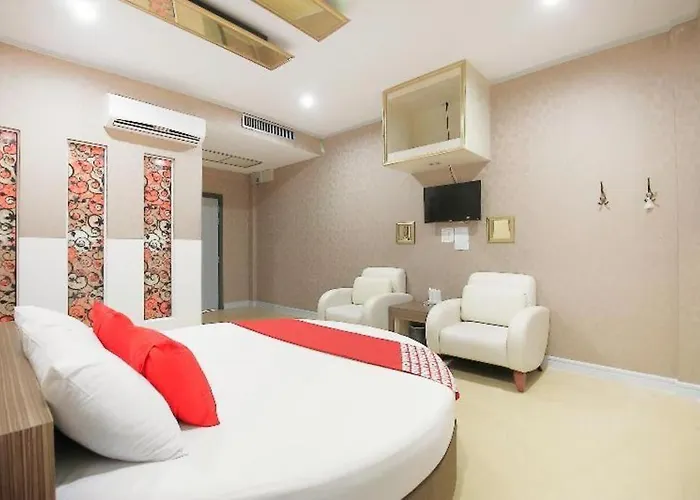 Oyo 1002 Pinklao Hotel Bangkok